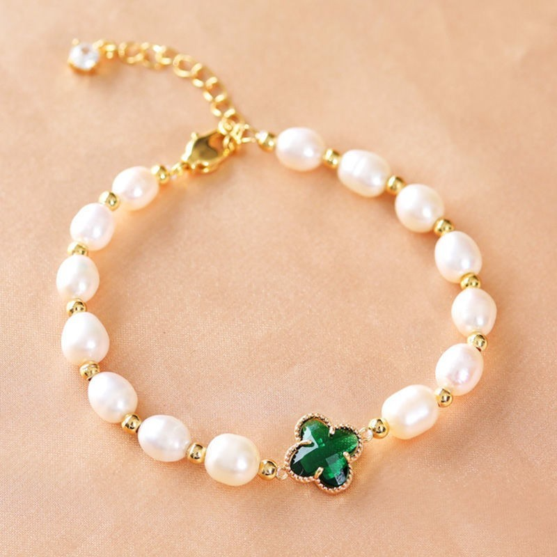 Four Leaf Clover · Pearl Bracelet