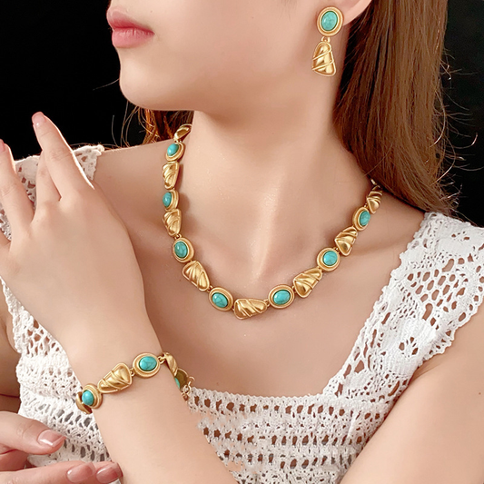 Collar, pendientes y pulsera de turquesa natural en forma de triángulo