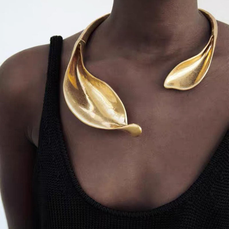 Pulsera de cuello de flor de hoja de oro