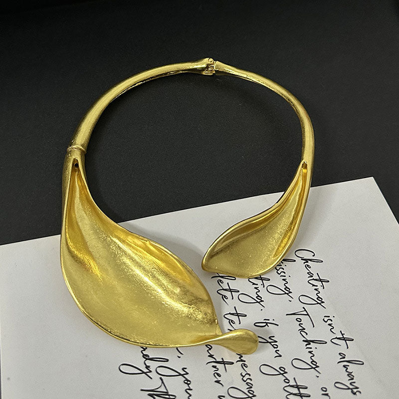 Pulsera de cuello de flor de hoja de oro
