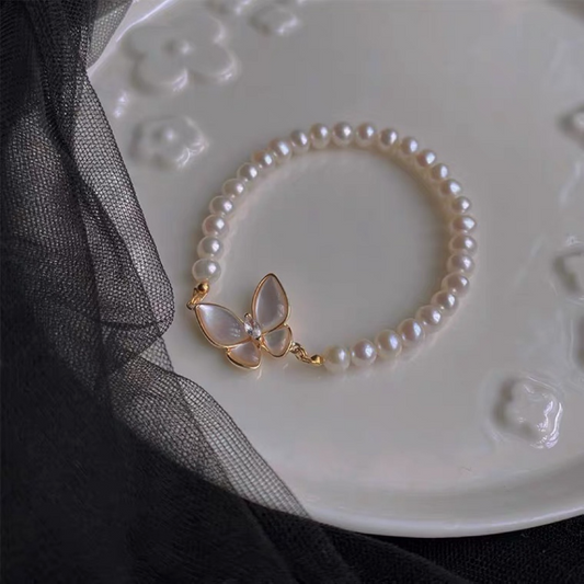 Dancing Butterfly · Freshwater Pearl Bracelet