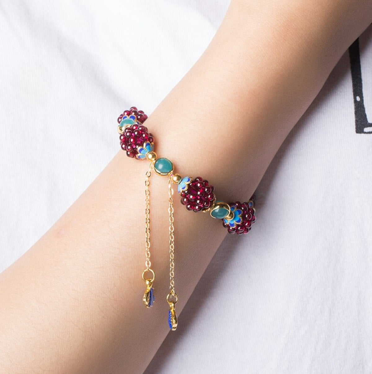 Pulsera de granates naturales con forma de granada