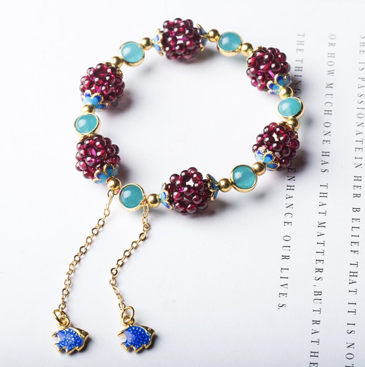 Pulsera de granates naturales con forma de granada