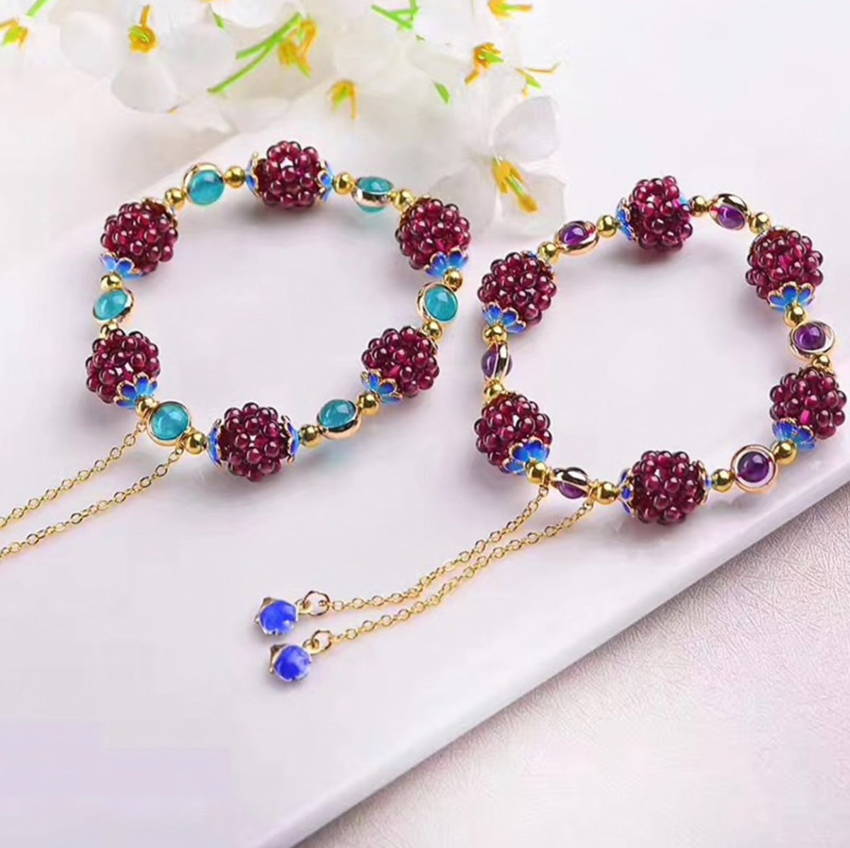 Pulsera de granates naturales con forma de granada