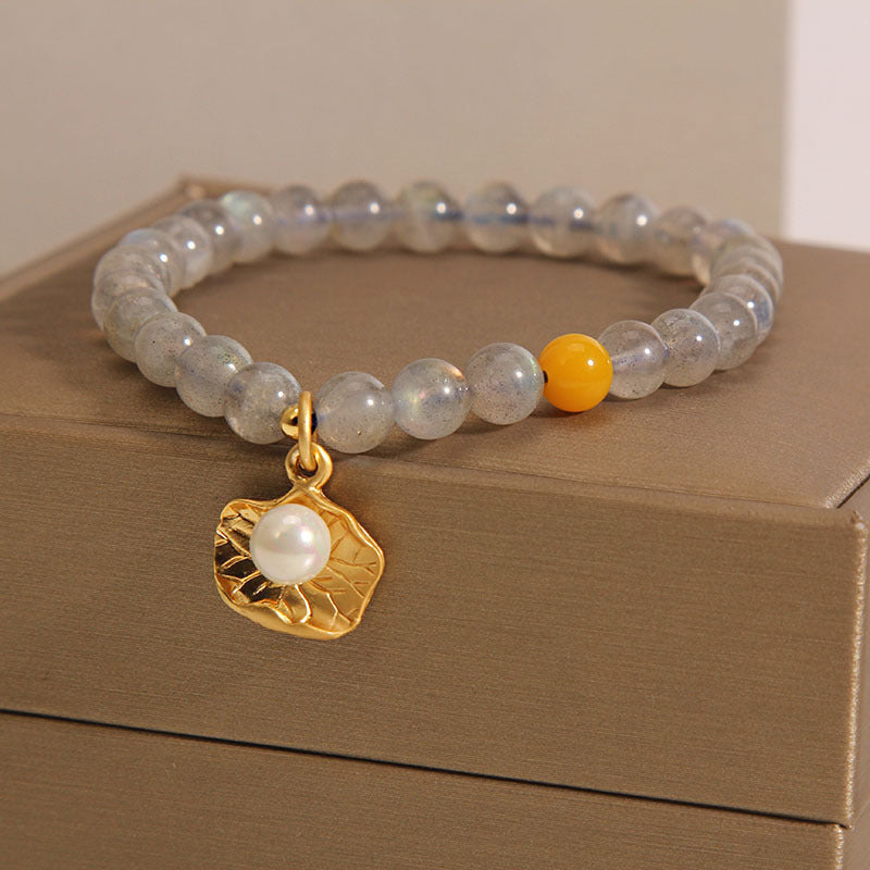 Lucky Shell · Natural Moonstone Bracelet