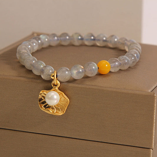 Lucky Shell · Natural Moonstone Bracelet