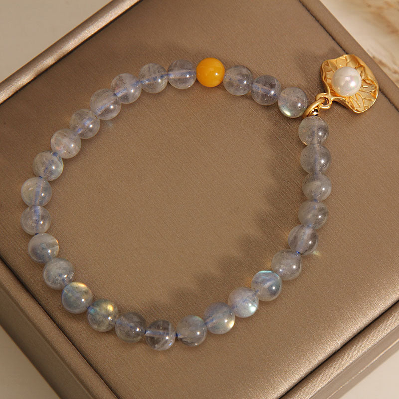 Lucky Shell · Natural Moonstone Bracelet