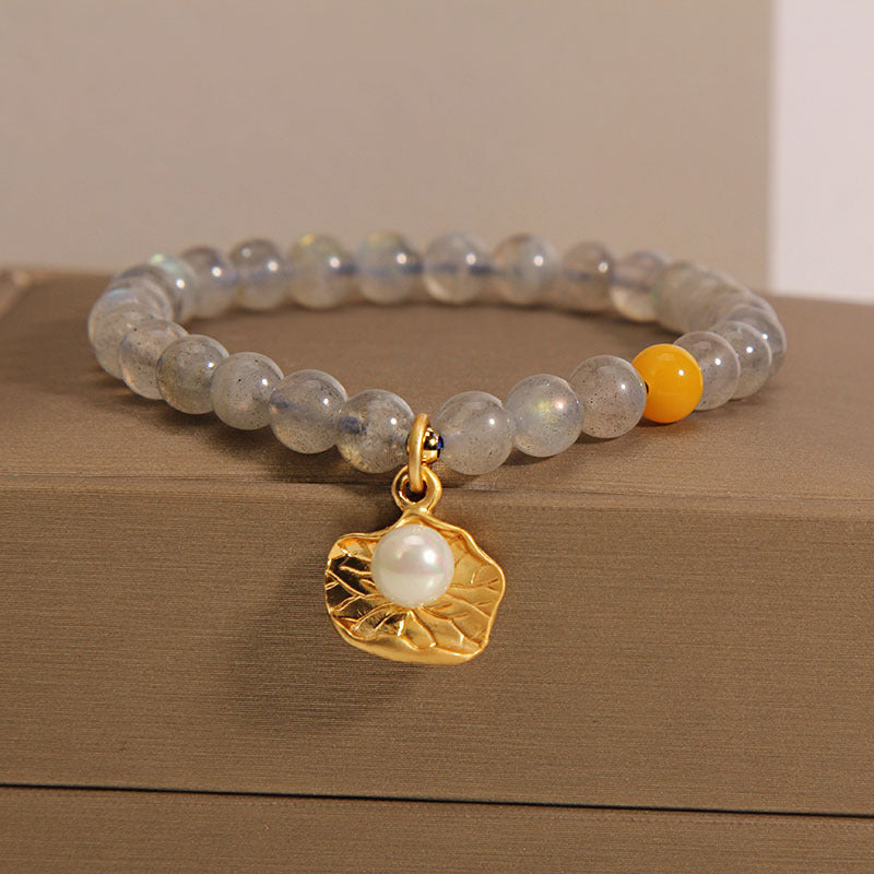 Lucky Shell · Natural Moonstone Bracelet